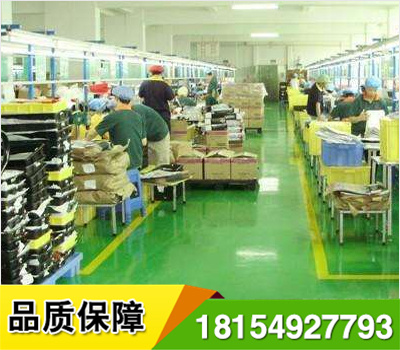 車間倉庫、劃線施工不用噴涂機械,熱熔機械,地面涂膠后直接粘貼,立即可以通車,野外施工簡便,經(jīng)久耐用,標(biāo)線邊緣整齊,作圖剪字方便,長期使用之平均造價低于所有標(biāo)線漆價格.高速路一